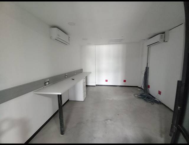 419M² OFFICE TO LET IN BRYANSTON